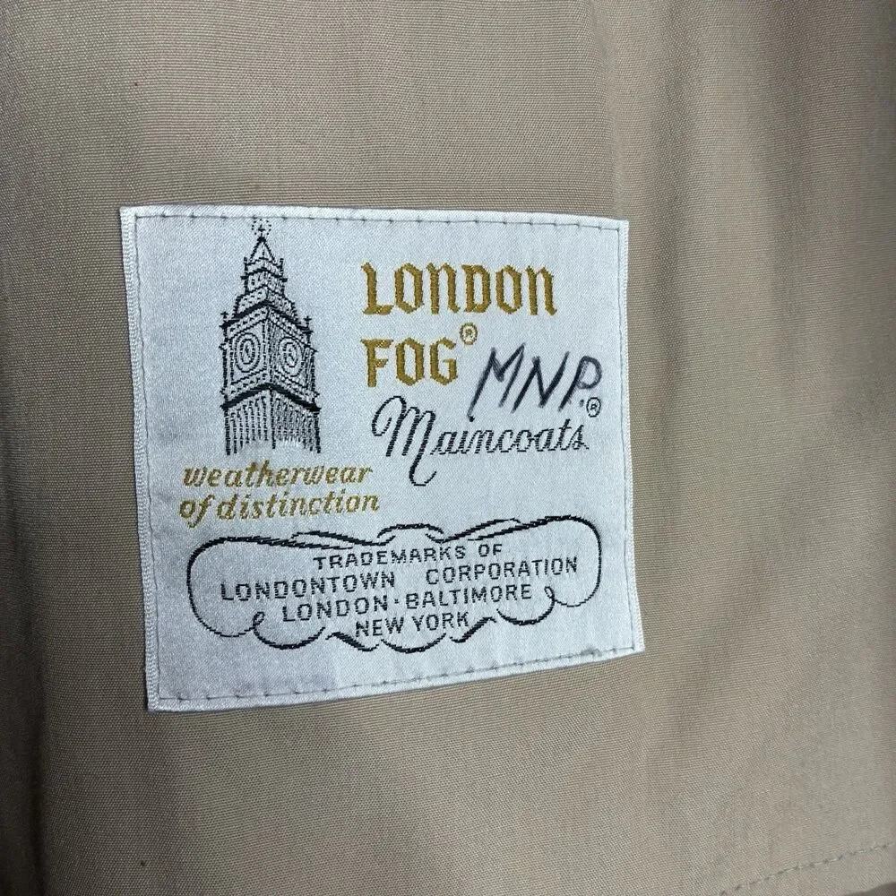 Men’s Vintage London Fog Trenchcoat. Size 42 Long. Professional‎ Outerwear
